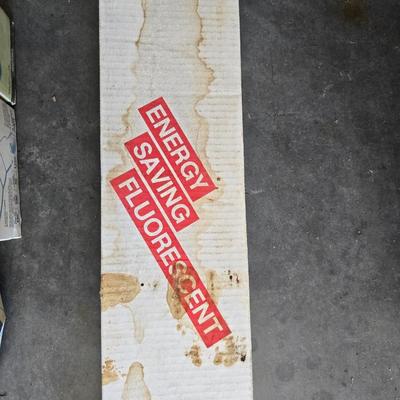 American Fluorescent Strip Lite & Bulb Lot – Garage/Workshop Lighting