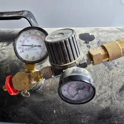 Portable Air Tank with Pressure Gauges & Regulator