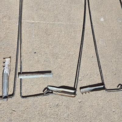 Lot of 3 Vintage Wire Fur Stretchers – Assorted Sizes