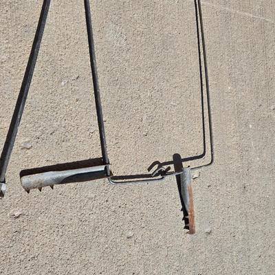 Lot of 3 Vintage Wire Fur Stretchers – Assorted Sizes
