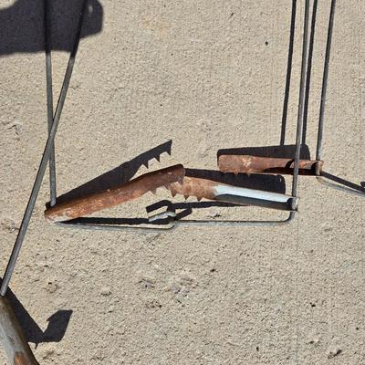 Lot of 4 Vintage Wire Fur Stretchers – Graduated Sizes