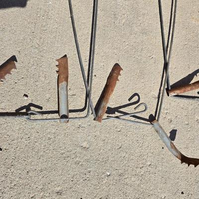 Lot of 4 Vintage Wire Fur Stretchers – Graduated Sizes