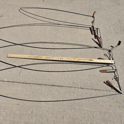 Lot of 4 Vintage Wire Fur Stretchers – Graduated Sizes