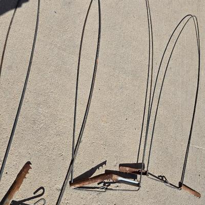 Lot of 4 Vintage Wire Fur Stretchers – Graduated Sizes
