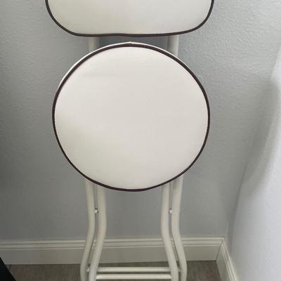 Foldable white stool