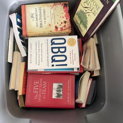 Tote of books