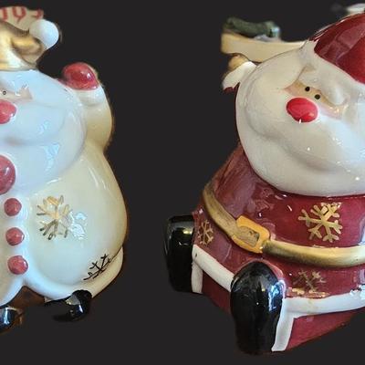 Santa and Frosty salt and pepper shakers