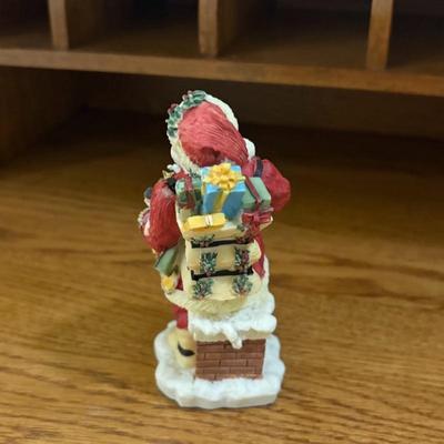 Sale Photo Thumbnail #106: International Resourcing Series Santa Claus 1992 Figurine