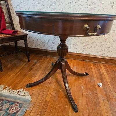 Round table w/ chair