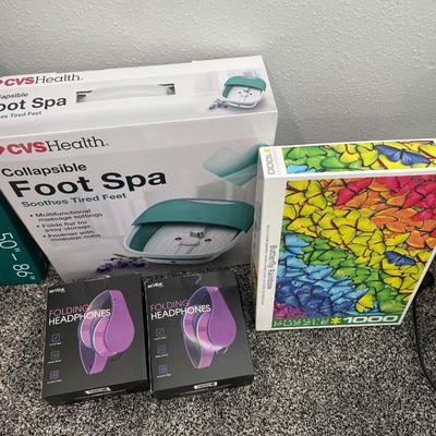 Foot Spa, 2 headphones and puzzle