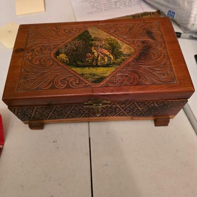 Jewelry box