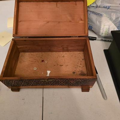 Jewelry box