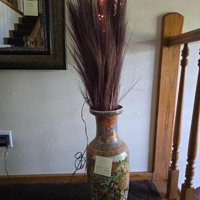 2 Oriental Vases with lights