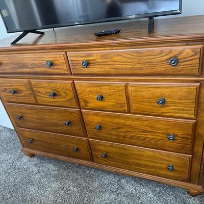 Broyhilll wood 8 drawer dresser