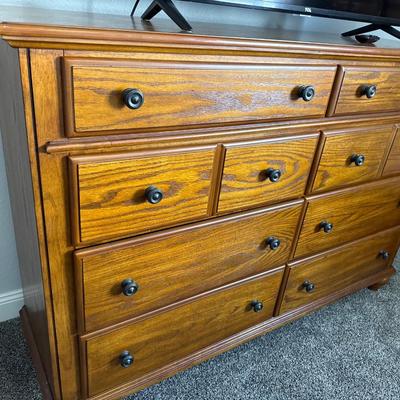 Broyhilll wood 8 drawer dresser