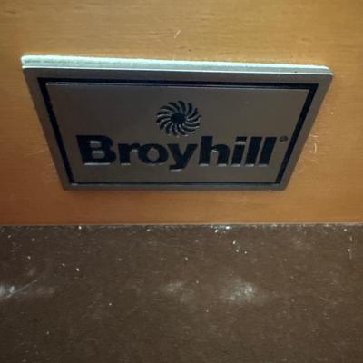 Broyhilll wood 8 drawer dresser