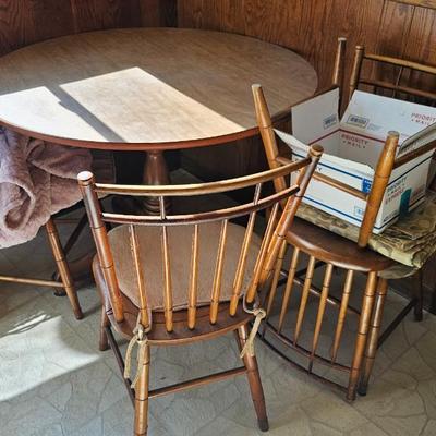 Kitchen table w/ chairs