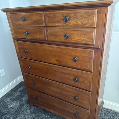 Broyhill Tall 5 drawer dresser