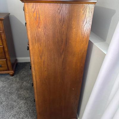 Broyhill Tall 5 drawer dresser