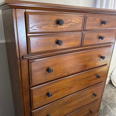 Broyhill Tall 5 drawer dresser