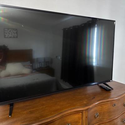 55” Vizio Smart TV with remote