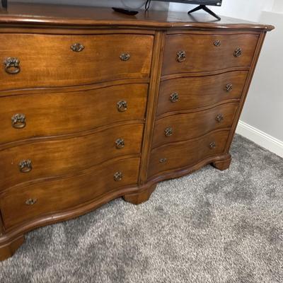 8 drawer curved wooden dresser