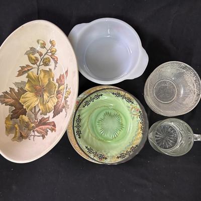 Lot of vintage kitchen items