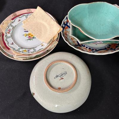 Lot of 7 ceramic dishes