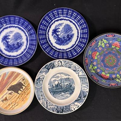Lot of 5 ceramic plates