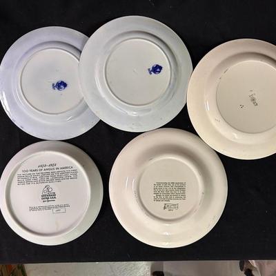 Lot of 5 ceramic plates