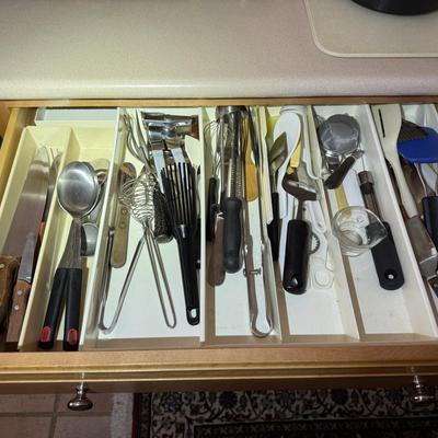 MULTIPLE ITEMS/ ALL PHOTOS TBD ON PRICE