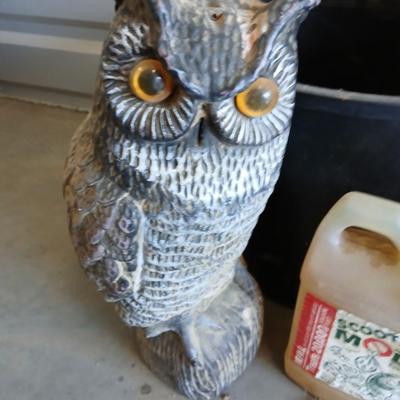 Outdoor Garden Lot – Planters, Owl Decoy, Thermometer ,snake and mole repellent