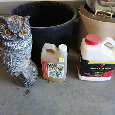 Outdoor Garden Lot – Planters, Owl Decoy, Thermometer ,snake and mole repellent