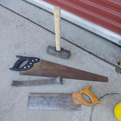 Mixed Hand Tool Lot – 3 Saws, Pry Bar & Mini Sledge