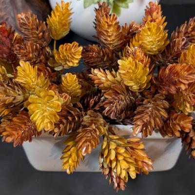 LOT 7B: Autumn/Thanksgiving Pillows, Throw, Home Decor & More, Snap These Beautiful Items Up Now For A Cozy Fall