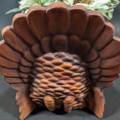 LOT 7B: Autumn/Thanksgiving Pillows, Throw, Home Decor & More, Snap These Beautiful Items Up Now For A Cozy Fall