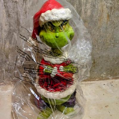 LOT 11B: Enesco Jim Shore, Dr. Suess The Grinch Statue With Folded Arms, 20 Inches High