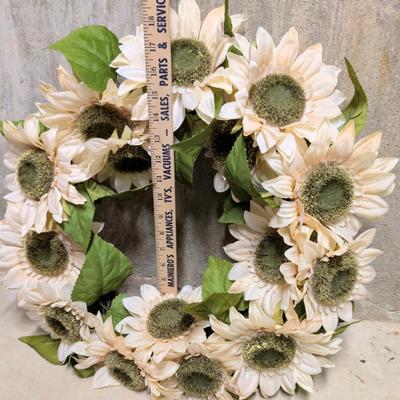 LOT 14B: Wreaths Galore, Patriotic, Christmas & Fall Styles, Large Christmas & Fall Wreaths Are NIB, Smaller Battery-Operated...