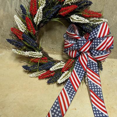 LOT 14B: Wreaths Galore, Patriotic, Christmas & Fall Styles, Large Christmas & Fall Wreaths Are NIB, Smaller Battery-Operated...
