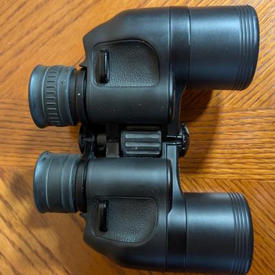 LOT 20L: Nikon Telephoto Binoculars Action 10X40 With Case, Perfect For Sporting Events Concerts & Bird Watching