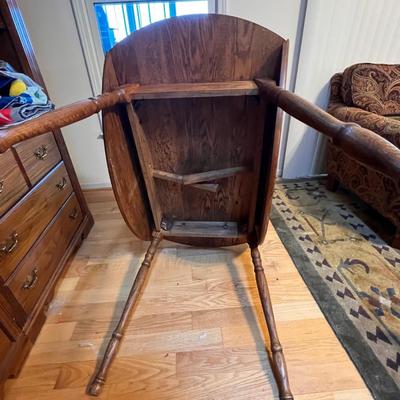 42” Round Drop Leaf Table (LR-RG)