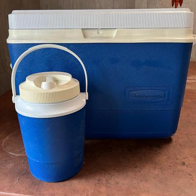Rubbermaid Cooler Ice Chest Lot