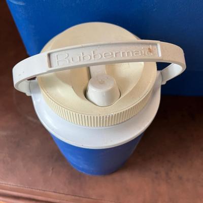 Rubbermaid Cooler Ice Chest Lot