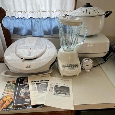 Kitchen Appliance Lot - Formans Grill, Blender, Electric Skillet
