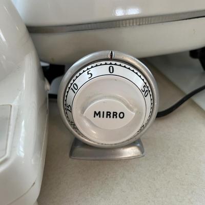 Kitchen Appliance Lot - Formans Grill, Blender, Electric Skillet