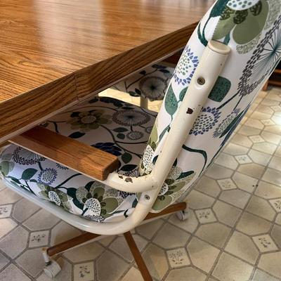 Vintage Oval Kitchen Table & Chairs - Chrome, Wood