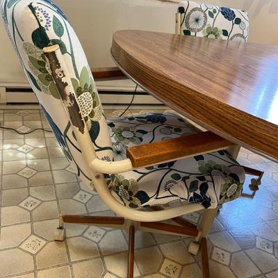 Vintage Oval Kitchen Table & Chairs - Chrome, Wood