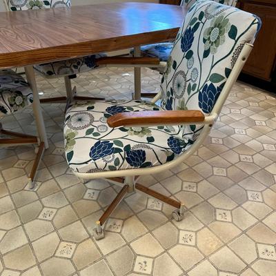 Vintage Oval Kitchen Table & Chairs - Chrome, Wood