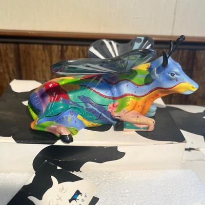 Lot 2 Cow Parade Figures