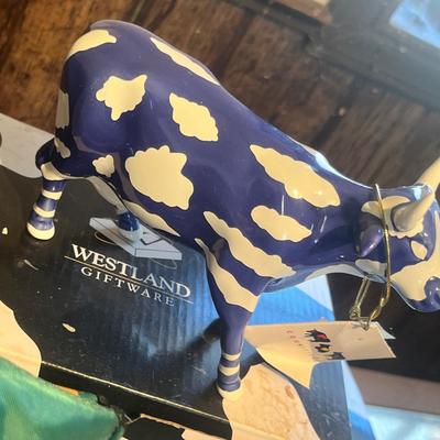 Lot 3 Cow Parade lot of 4 figures
